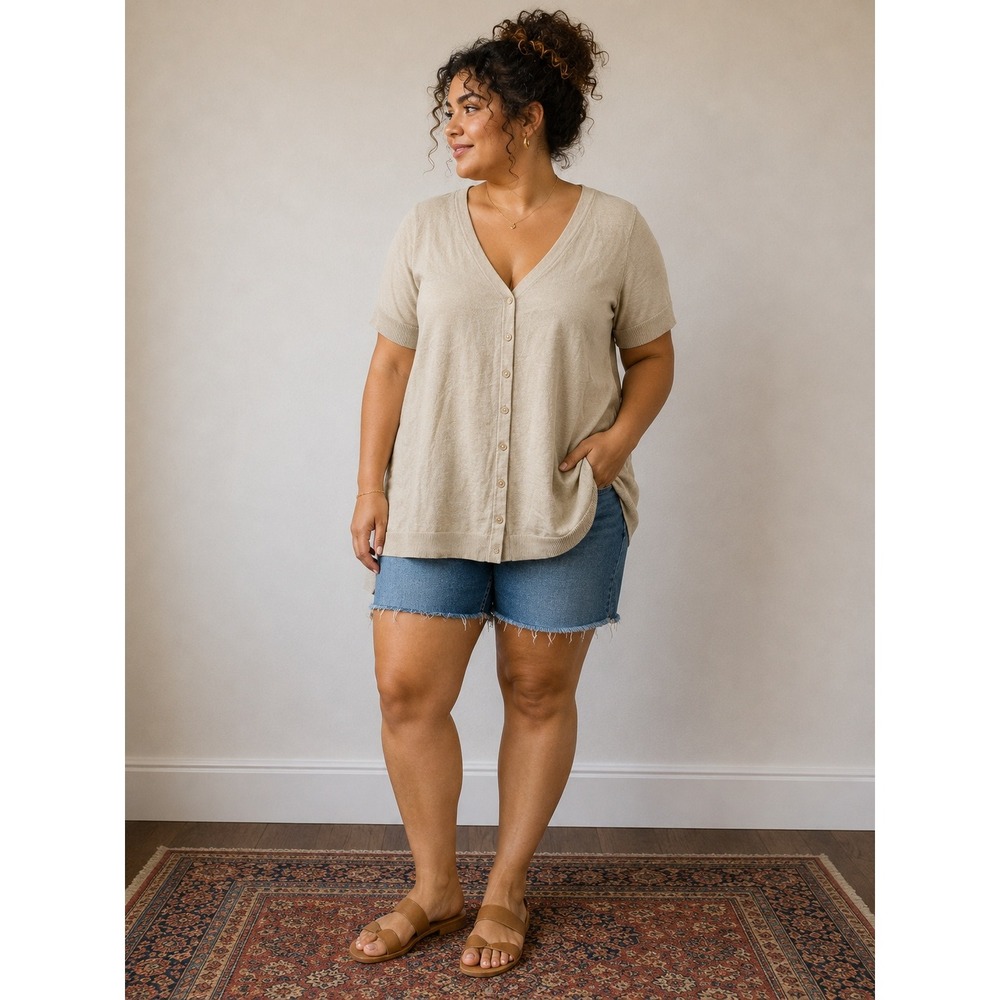 Torrid Beige Short Sleeve V-Neck Button Front‎ Knit Cardigan Sweater Size 0